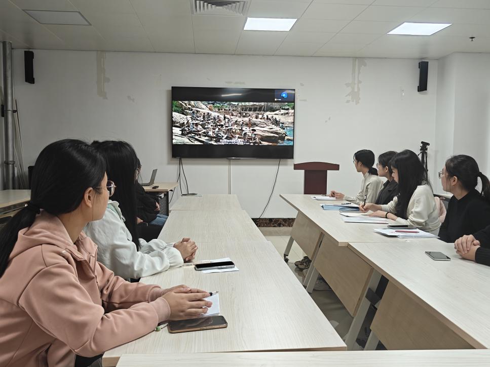 06da63030ec2f3170507c4122d0b8c8b