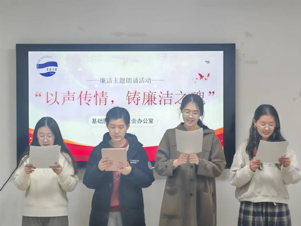 a44087897231d441386438d437f78d28